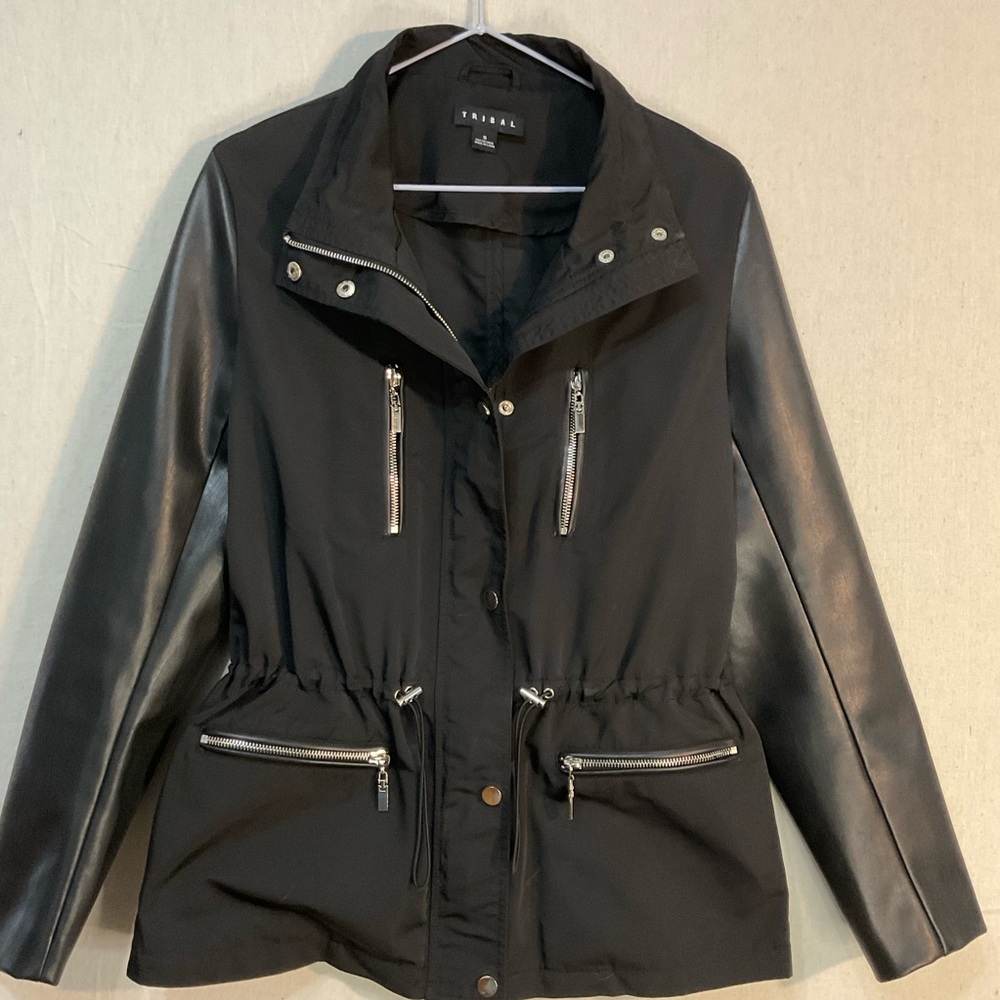 🇨🇦Tribal Black jacket , women’s small
Excellent Condition